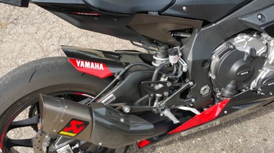 Yamaha R1 Custom Paint, Graphics and Carbon Fiber HydroGraphics